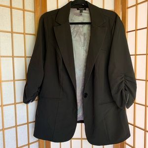 Black Torrid Blazer w/ 3/4 ruched sleeves